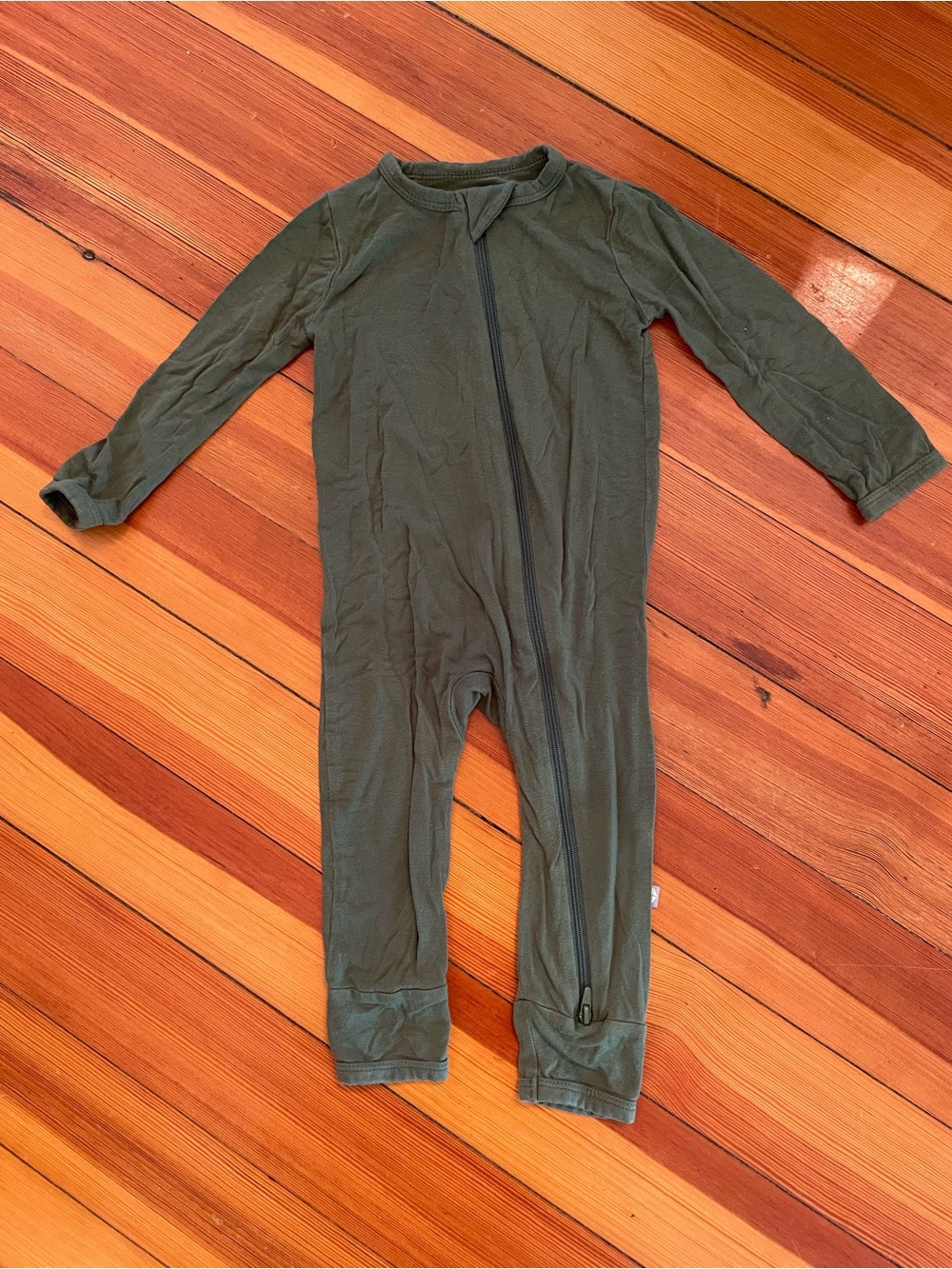 Kyte Baby 12-18 mo Zipper Romper